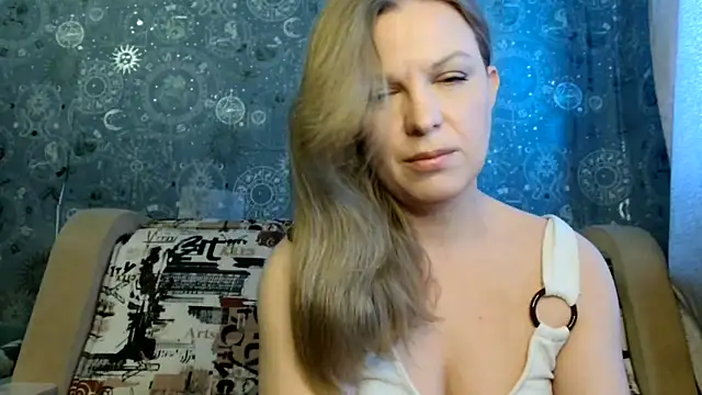 Snapshot of BlondeFox chatting on 02/19/26, 03:03 BlondeFox online show from 02/19/26, 03:03