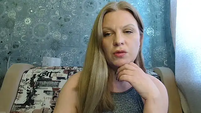 Snapshot of BlondeFox chatting on 02/20/26, 07:10 BlondeFox online show from 02/20/26, 07:10