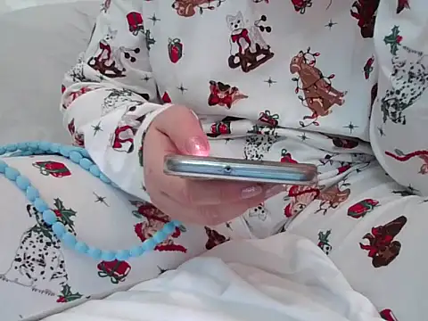 RealLittleRedRidingHood online show from 11/01/25, 06:02