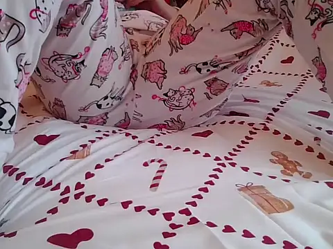 RealLittleRedRidingHood online show from 11/24/25, 01:00