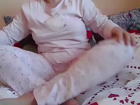 RealLittleRedRidingHood online show from 11/27/25, 01:11