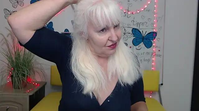 Snapshot of BlondyLeeBest chatting on 03/16/25, 01:28 BlondyLeeBest online show from 03/16/25, 01:28