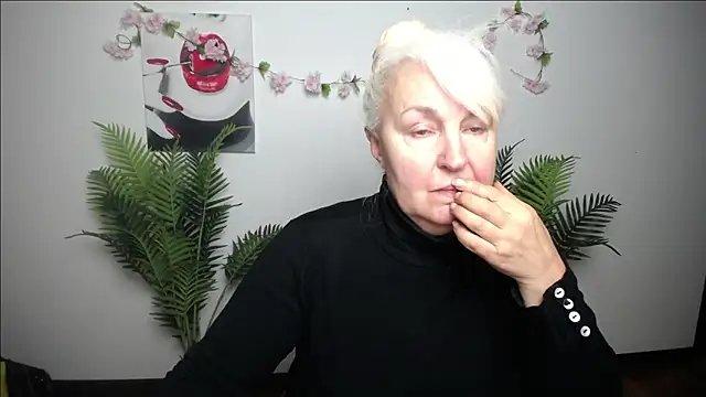 Snapshot of BlondyLeeBest chatting on 02/07/26, 07:33 BlondyLeeBest online show from 02/07/26, 07:33