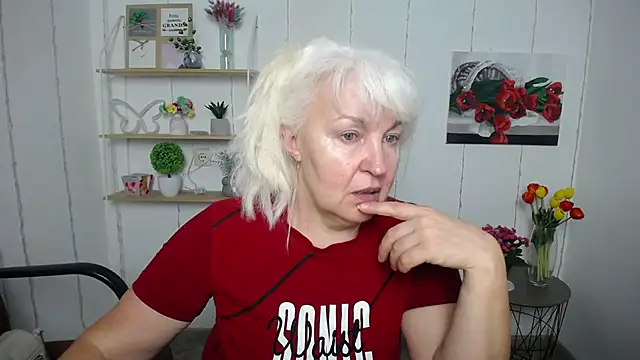 Snapshot of BlondyLeeBest chatting on 03/14/25, 07:12 BlondyLeeBest online show from 03/14/25, 07:12