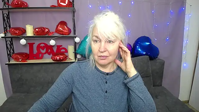 Snapshot of BlondyLeeBest chatting on 02/23/25, 07:17 BlondyLeeBest online show from 02/23/25, 07:17