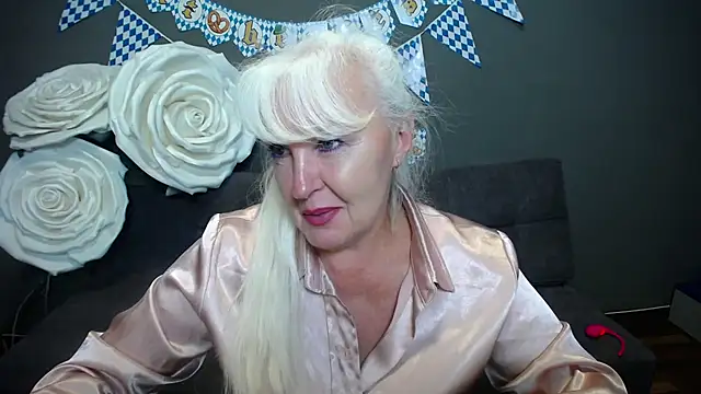 Snapshot of BlondyLeeBest chatting on 10/03/25, 06:31 BlondyLeeBest online show from 10/03/25, 06:31