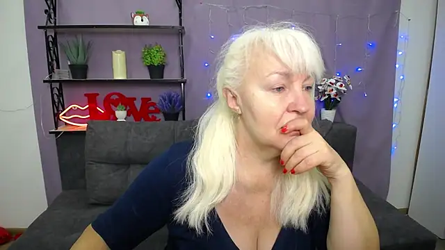 Snapshot of BlondyLeeBest chatting on 03/16/25, 07:17 BlondyLeeBest online show from 03/16/25, 07:17