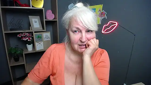 BlondyLeeBest online show from 05/01/26, 06:35