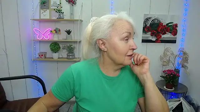 Snapshot of BlondyLeeBest chatting on 03/07/25, 07:16 BlondyLeeBest online show from 03/07/25, 07:16
