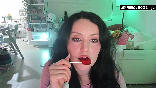 Snapshot of Vesaaa chatting on 10/25/25, 02:33 Vesaaa online show from 10/25/25, 02:33
