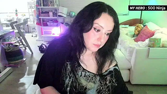 Snapshot of Vesaaa chatting on 10/10/25, 02:23 Vesaaa online show from 10/10/25, 02:23