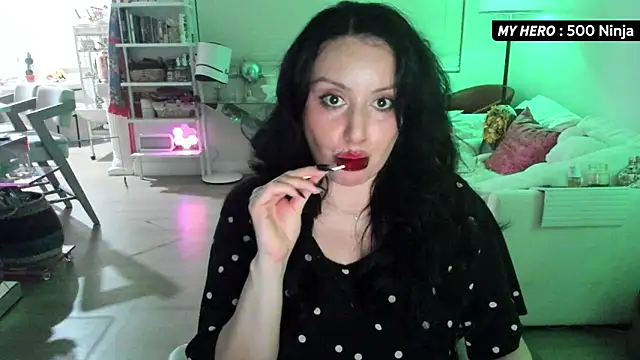 Snapshot of Vesaaa chatting on 10/11/25, 05:30 Vesaaa online show from 10/11/25, 05:30