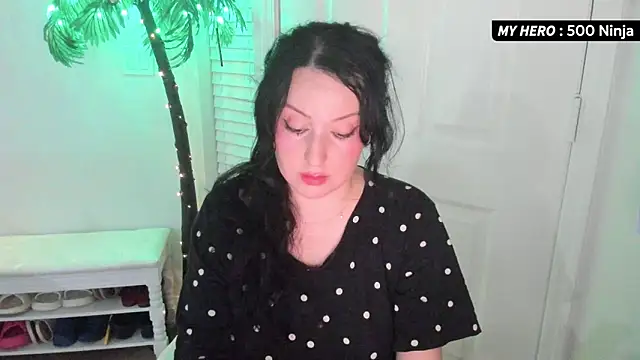 Snapshot of Vesaaa chatting on 10/18/25, 03:52 Vesaaa online show from 10/18/25, 03:52