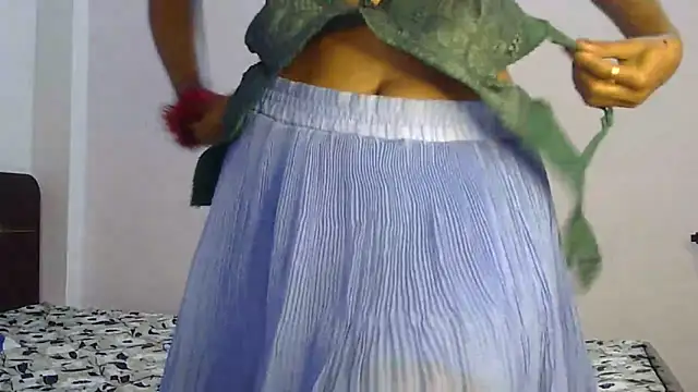 Snapshot of Indian-Squirt chatting on 10/09/25, 01:39 Indian-Squirt online show from 10/09/25, 01:39