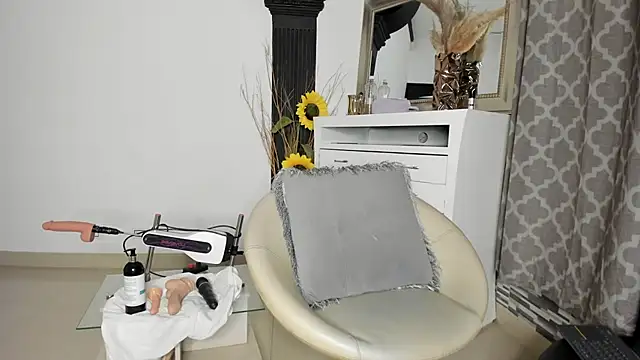 Snapshot of Lissa_Brow chatting on 09/25/25, 02:28 Lissa Brow online show from 09/25/25, 02:28