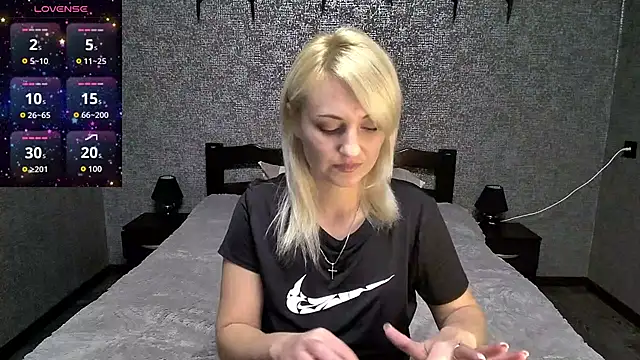 annagreeneyess online show from 11/03/25, 02:42