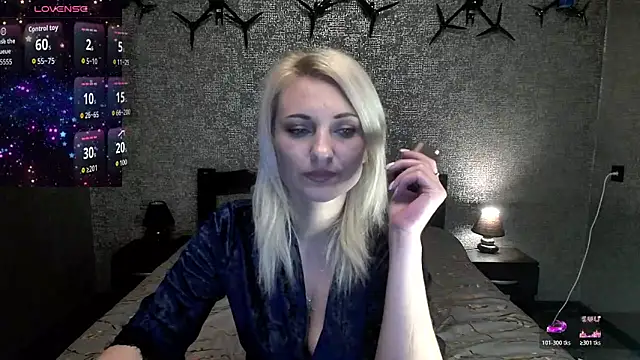 annagreeneyess online show from 10/17/25, 12:07