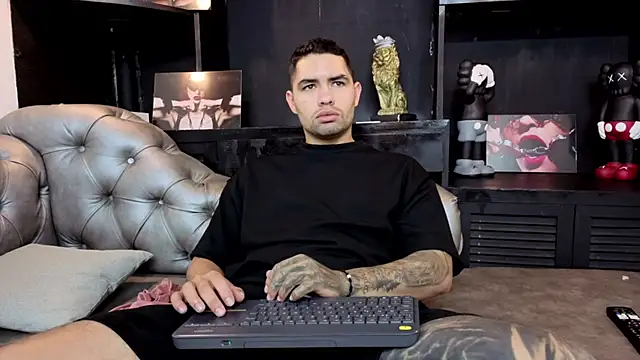 matteosantos online show from 10/22/25, 11:42