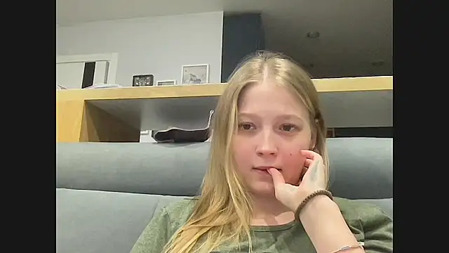 Snapshot of CharmingSarah chatting on 01/29/25, 06:07 CharmingSarah online show from 01/29/25, 06:07