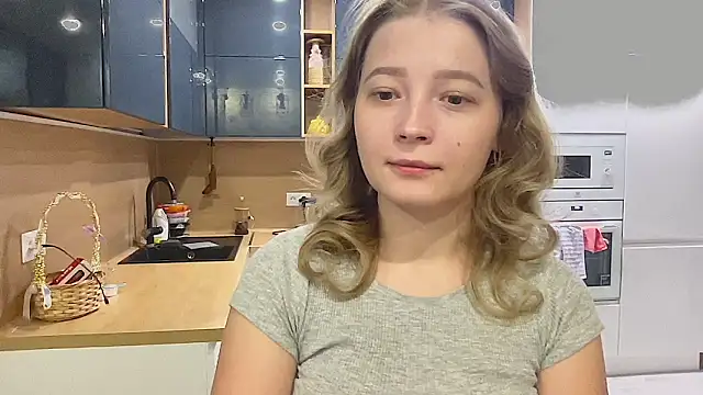 Snapshot of CharmingSarah chatting on 09/26/25, 03:30 CharmingSarah online show from 09/26/25, 03:30