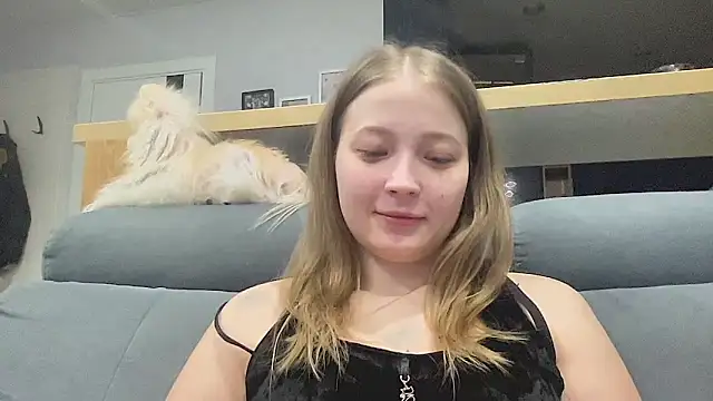 Snapshot of CharmingSarah chatting on 03/04/26, 05:10 CharmingSarah online show from 03/04/26, 05:10