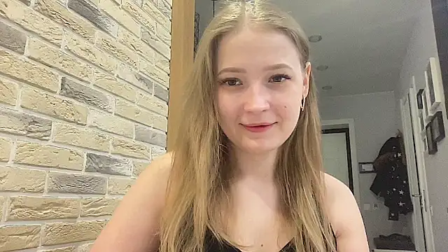 CharmingSarah online show from 03/26/26, 04:38