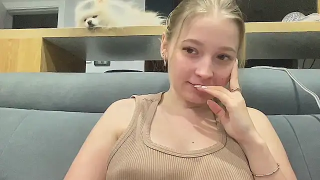 Snapshot of CharmingSarah chatting on 01/16/25, 05:33 CharmingSarah online show from 01/16/25, 05:33