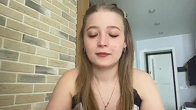 CharmingSarah online show from 03/10/26, 10:30