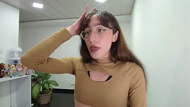 NicoleCortez online show from 02/20/25, 04:07