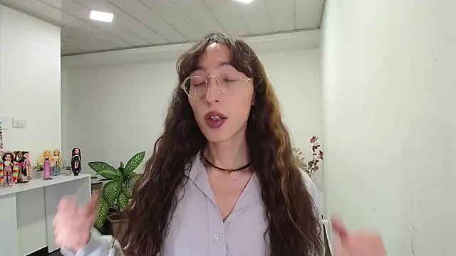 NicoleCortez online show from 03/18/25, 04:40