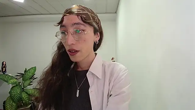 NicoleCortez online show from 03/22/25, 03:20