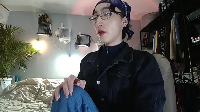 NicoleCortez online show from 11/20/25, 02:23