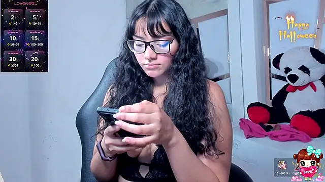 Snapshot of lucyycy chatting on 10/11/25, 01:06 lucyycy online show from 10/11/25, 01:06