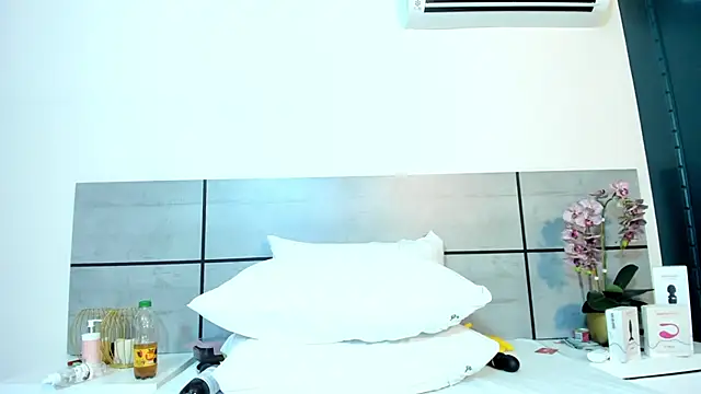 EmmaSmith2 online show from 03/02/26, 05:08