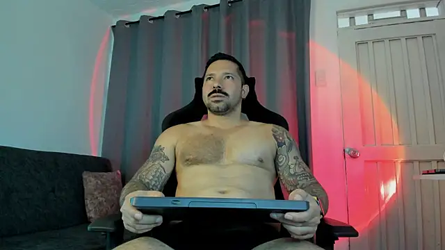 Snapshot of Pierre_Vidal chatting on 11/01/25, 09:19 Pierre Vidal online show from 11/01/25, 09:19