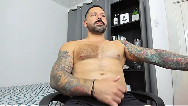 Snapshot of Pierre_Vidal chatting on 03/22/25, 06:03 Pierre Vidal online show from 03/22/25, 06:03