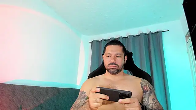 Snapshot of Pierre_Vidal chatting on 05/07/26, 02:49 Pierre Vidal online show from 05/07/26, 02:49