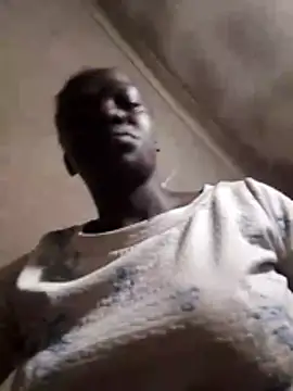 Snapshot of shape30 chatting on 12/22/25, 05:07 shape30 online show from 12/22/25, 05:07