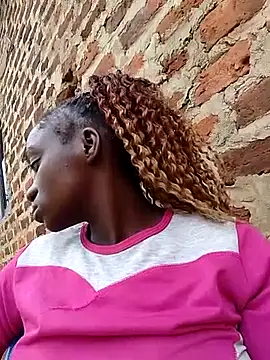 Snapshot of shape30 chatting on 02/20/26, 09:33 shape30 online show from 02/20/26, 09:33