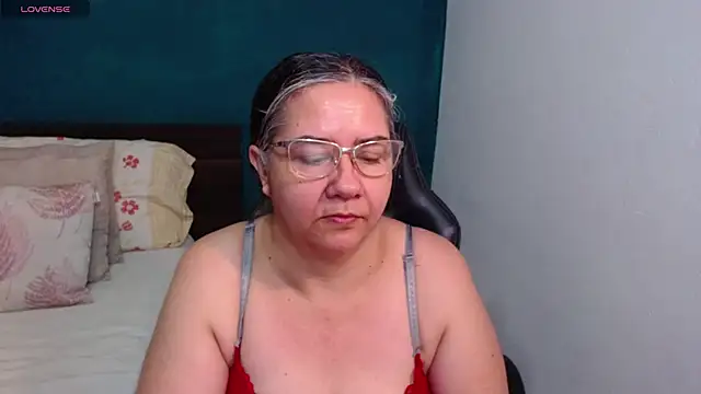 scaelettdubois online show from 05/17/26, 02:33
