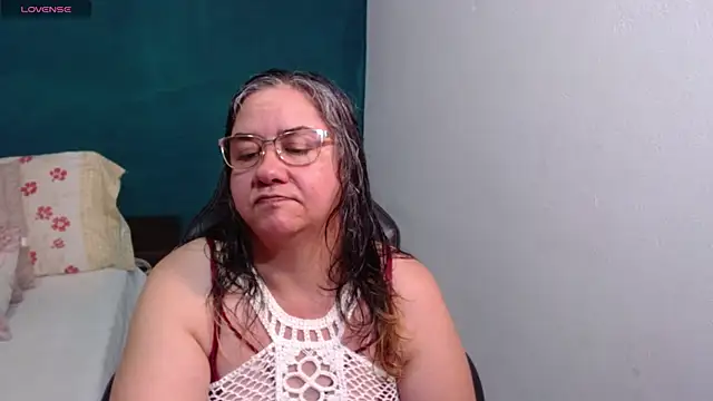 scaelettdubois online show from 04/13/26, 12:14