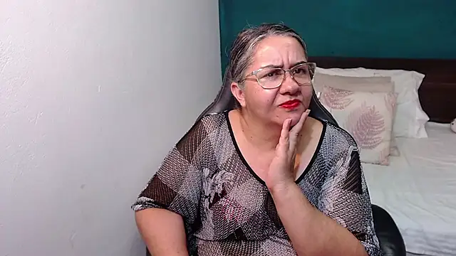 scaelettdubois online show from 11/11/25, 01:00