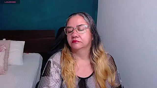 scaelettdubois online show from 09/17/25, 11:40