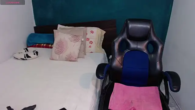 scaelettdubois online show from 03/27/26, 06:44