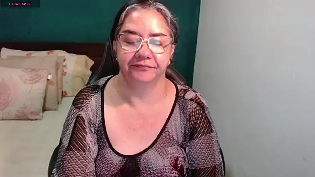 scaelettdubois online show from 07/12/26, 09:32