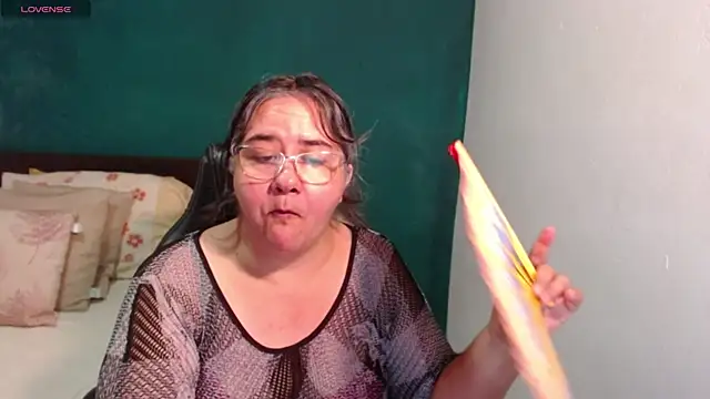 scaelettdubois online show from 07/19/26, 12:41