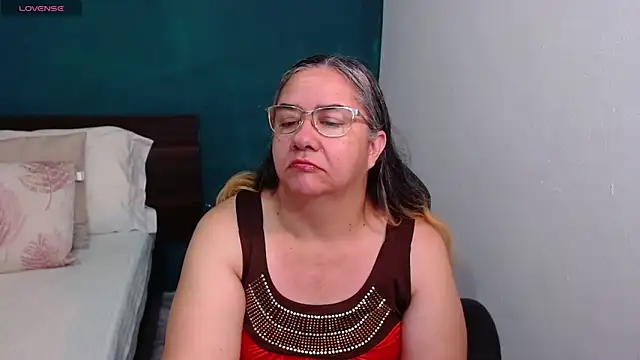 scaelettdubois online show from 12/21/25, 09:48