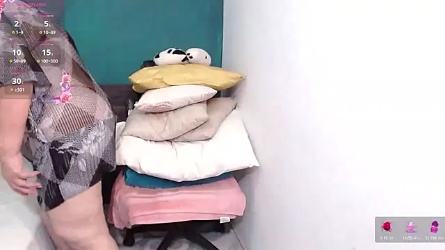 scaelettdubois online show from 11/22/25, 11:03