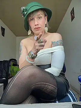 Snapshot of sexymarilyncolombia chatting on 06/25/26, 05:18 sexymarilyncolombia online show from 06/25/26, 05:18