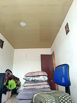 Snapshot of sexymarilyncolombia chatting on 02/16/26, 01:32 sexymarilyncolombia online show from 02/16/26, 01:32